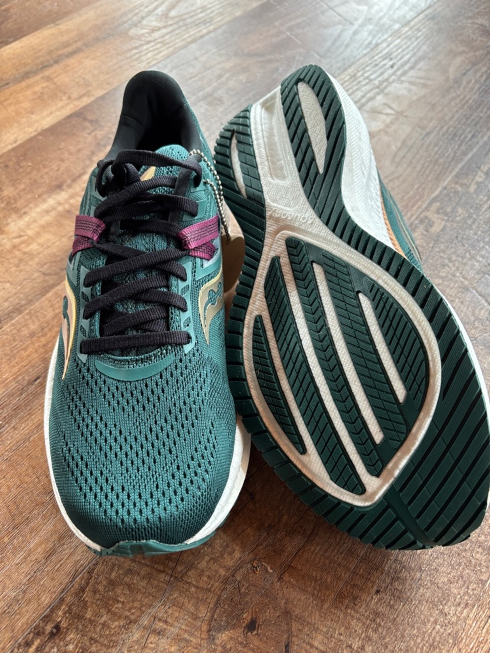 Saucony Triumph Women’s 8.5 - Picture 3 of 5